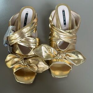 Women’s Zara Shoe Gold 7 1/2